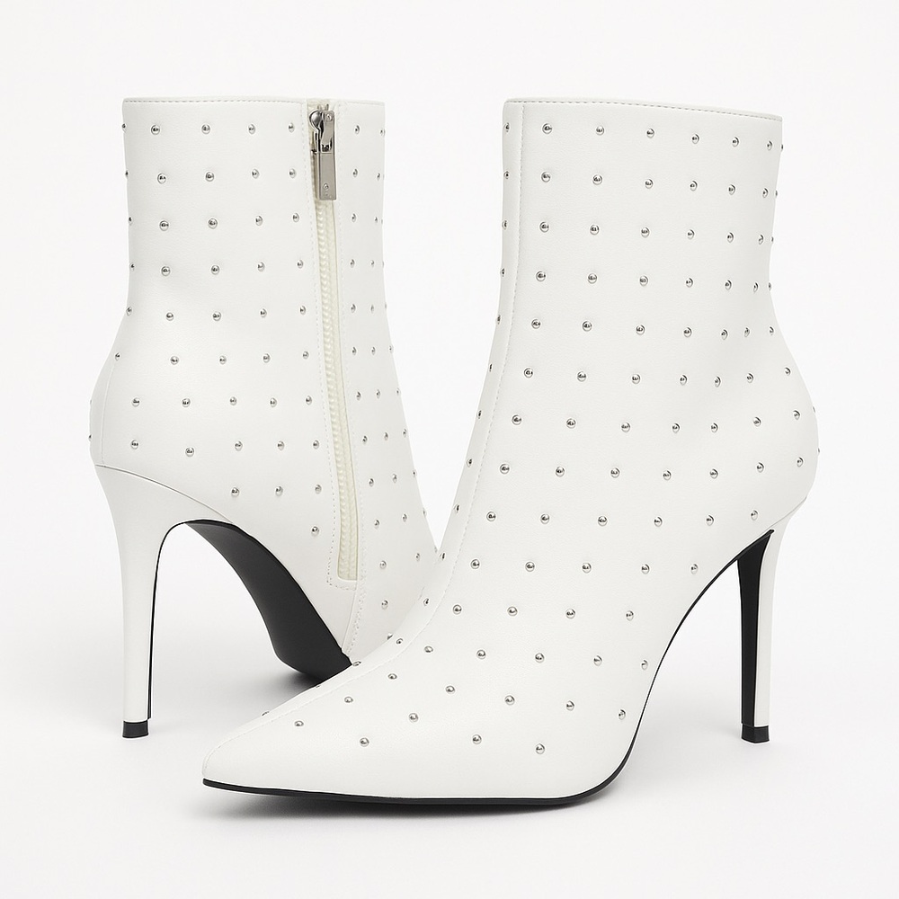 Nine West White Studded Heeled Booties - Size 7.5 (True to size) (NIB)❤️